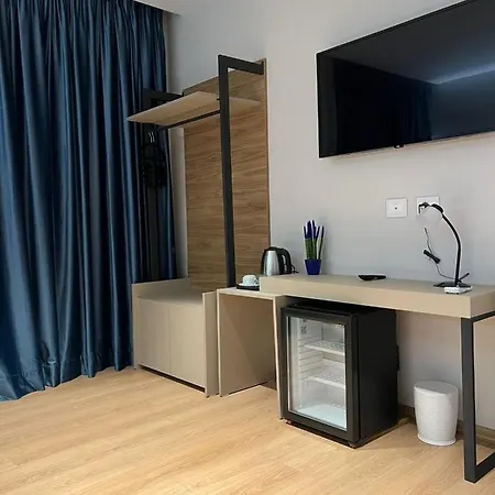 Grand Mirage מלון