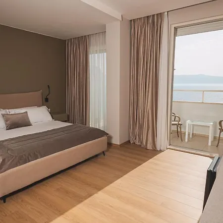 מלון Grand Mirage 4*