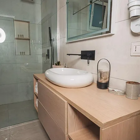 Grand Mirage מלון