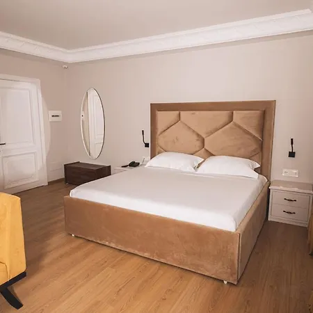 Grand Mirage מלון