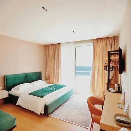 Отель Grand Mirage 4*