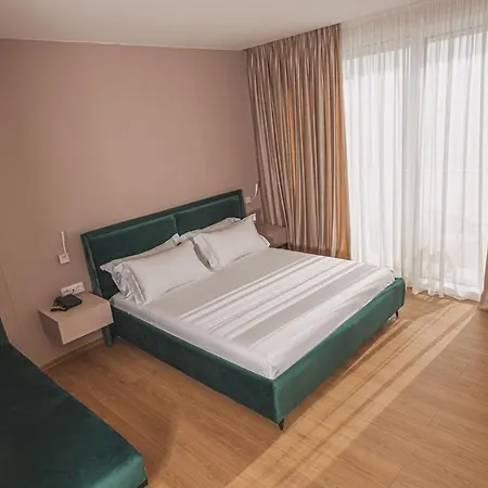 Grand Mirage فندق 4*