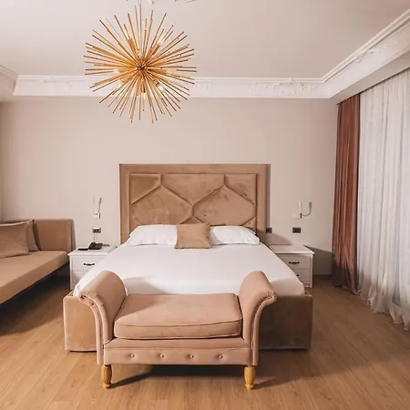 Grand Mirage