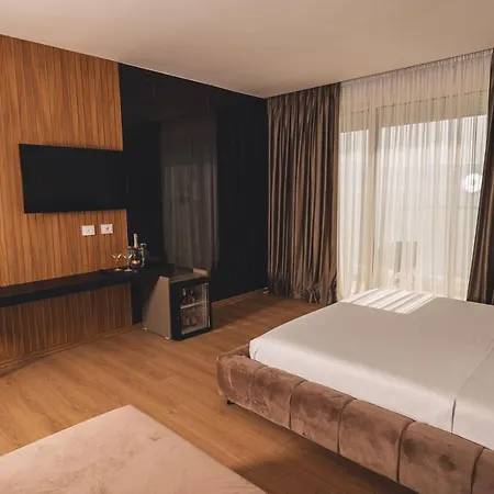 Grand Mirage