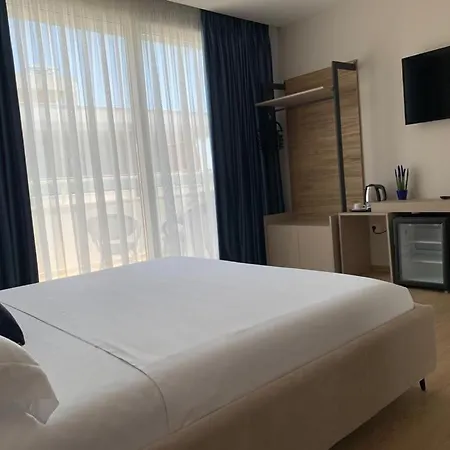 Grand Mirage