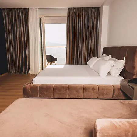 Grand Mirage Hotel