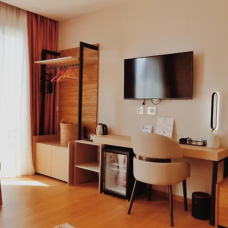 Grand Mirage Hotel 4*